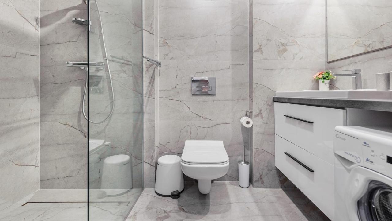 Apartament Blekitna Laguna Z Basenem - Ul Kasprowicza 20A - Holiday City Kołobrzeg Esterno foto