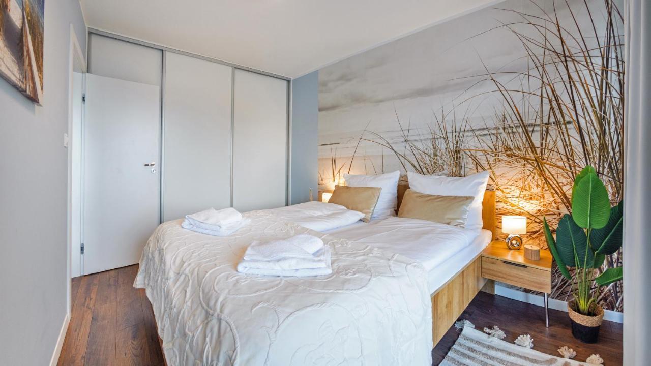 Apartament Blekitna Laguna Z Basenem - Ul Kasprowicza 20A - Holiday City Kołobrzeg Esterno foto